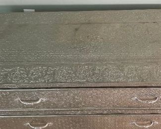 Hammered Tin 3-Drawer Dresser	35x49x21.5ihn	
