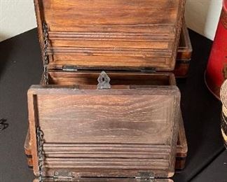 3pc Wood Suitcase Decor	Largest 6.5x16.5x13in	HxWxD
