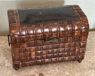 Maitland-Smith Stone Tile Chest Box	10.25x15.5x9in D	HxWxD
