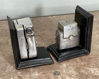 2pc Camera Bookends		

