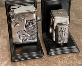 2pc Camera Bookends		
