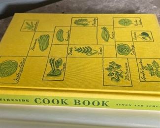 *Signed* James Beard Beard’s Fireside Cook Book 9th Edition Book	10.5x7.75in	
