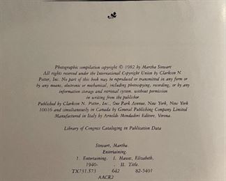 *Singed* Martha Stewart Entertaining 1st Edition Book	10.25x10.25in	
