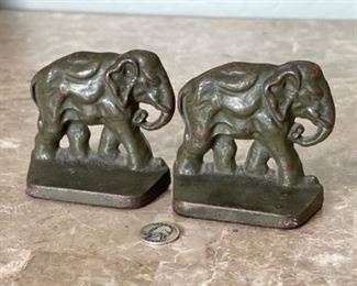 Vintage Cast Iron Elephant Bookends	3.75x3.75x1.5in	HxWxD
