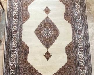 Hand Knotted Persian Rug	105 X 72in	

