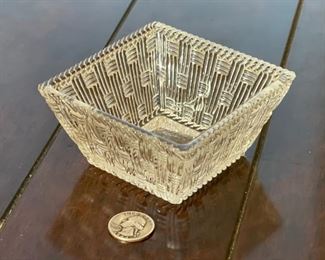 Tiffany & Co Crystal Glass Square Candy Dish Basket Weave	2x4.25x4.25in	HxWxD
