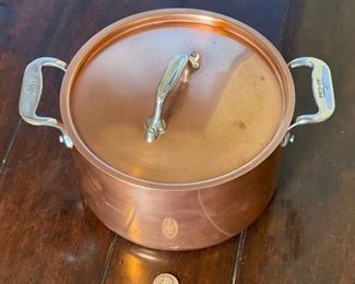 Lg All-Clad Copper Tinned Pot w/ Lid	5inx8.25x11.25in	HxWxD
