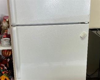 Amana 14TFA Garage Refrigerator	63x28x30in	HxWxD
