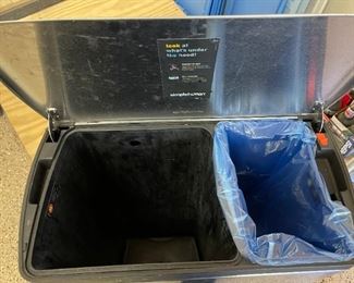 Simple Human Garbage Can	26x19.5x10in	HxWxD
