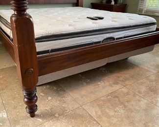 King Size Poster Bed w/ adjustable Beauty Rest mattress	88x84x93in	HxWxD
