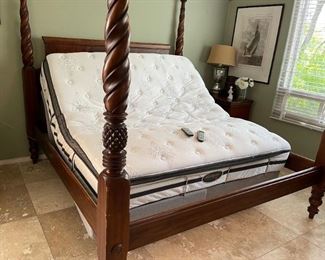 King Size Poster Bed w/ adjustable Beauty Rest mattress	88x84x93in	HxWxD
