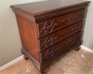2pc Pulaski 3-Drawer Nightstands PAIR	30x32x18in	HxWxD
