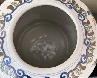 Antique Chinese Large Porcelain Crackle Ginger Jar with cover	10.25in. Tall 7.25in diameter