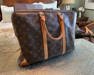 LOUIS VUITTON Porte-Documents Voyage Monogram Briefcase Damage At Zipper As/IS	16 x 4 x 12