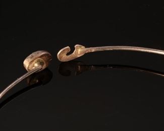 Vintage Native American Sterling Silver Collar Necklace with Turquoise pendant and clasp	5 inch diameter