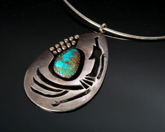 Vintage Native American Sterling Silver Collar Necklace with Turquoise pendant and clasp	5 inch diameter