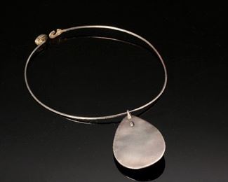 Vintage Native American Sterling Silver Collar Necklace with Turquoise pendant and clasp	5 inch diameter