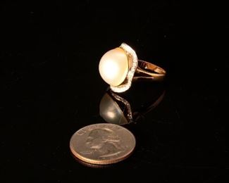 Vintage 14K Yellow Gold Mabe Pearl and Diamond Ring	15mm Pearl size 7	