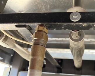 Weber Copper Genesis EP-320 Natural Gas Grill 3852301	47x56x23in	HxWxD