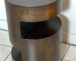 Notched Wood Pedestal Plant Stand	18in H x 12in Diameter	