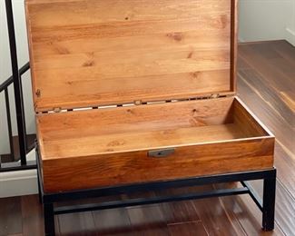 Solid Wood Coffee Table Chest/Trunk on Stand	20x40x21in	HxWxD