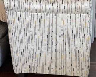 Ashley Furniture Hodan Contemporary Chair Geometric Pattern	37x34x37in	HxWxD