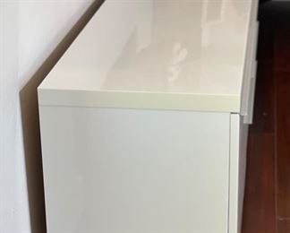 Besta Burs High Gloss White AV Cabinet TV Stand	19x71x16.5in	HxWxD