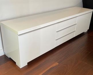 Besta Burs High Gloss White AV Cabinet TV Stand	19x71x16.5in	HxWxD