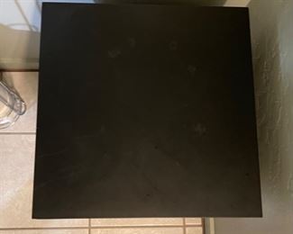 Contemporary Pedestal Stand	24x17x17in	HxWxD