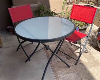 Folding Patio Bistro Set	28in H x 32in Diameter	

