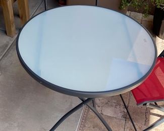 Folding Patio Bistro Set	28in H x 32in Diameter	
