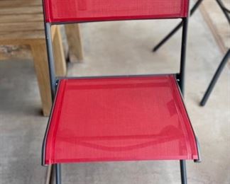 Folding Patio Bistro Set	28in H x 32in Diameter	
