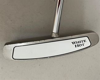 Odyssey White Hot MID Long Putter	43.25in Long	