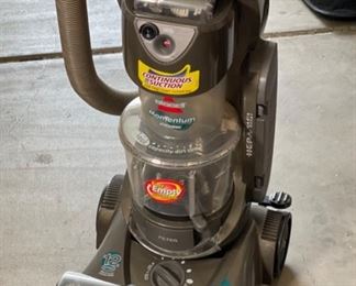 Bissell Cyclonic Bagless Vacuum 3910-T	