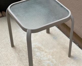 Small Patio End Table	175x17x17	HxWxD