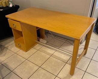 Cassini 80s Modern Natural Wood Desk	28x55x28in	HxWxD