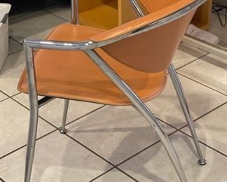 Cicladi Contemporary Leather/Chrome Accent Chair	31x21x22in	HxWxD