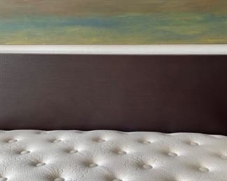 Contemporary Dark Wood King Bed	42x90x90in	HxWxD