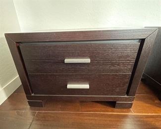 2pc Contemporary Dark Wood Nightstands PAIR	18x26x18in	HxWxD