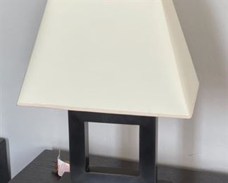 Single Contemporary Square Lamp	21x15x8inb	HxWxD