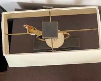 Single Contemporary Square Lamp	21x15x8inb	HxWxD