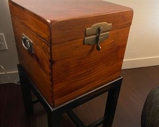 #2 Solid Wood End Table Chest/Trunk on Stand	Box:14x14x13 with stand: 14x14x26.5	
