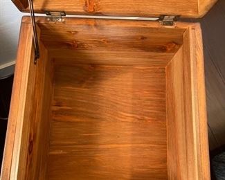 #2 Solid Wood End Table Chest/Trunk on Stand	Box:14x14x13 with stand: 14x14x26.5	
