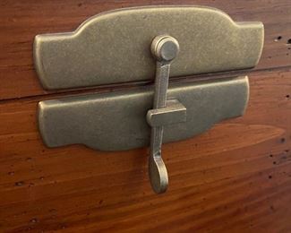 #2 Solid Wood End Table Chest/Trunk on Stand	Box:14x14x13 with stand: 14x14x26.5	
