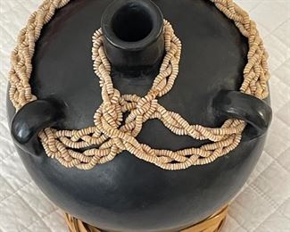 Oaxaca Mexico Vintage Barro Negro Fine Hand Carved Art Pottery Black Olla Vase	8in tall 7.5in wide	
