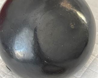 Oaxaca Mexico Vintage Barro Negro Fine Hand Carved Art Pottery Black Olla Vase	8in tall 7.5in wide	
