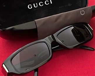 GUCCI 1990 Vintage Mens Black Designer Sunglasses Mod. GG 1153/S D28	N/A	
