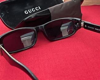 GUCCI 1990 Vintage Mens Black Designer Sunglasses Mod. GG 1153/S D28	N/A	
