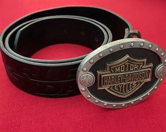 Rare 1996 Harley Davidson Bar & Shield Belt Buckle Traditional Logo Collection plus original Harley belt	Buckle 3.25in x 2.5in.     Belt size 36	
