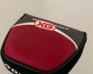 Odyssey White Hot XG Sabertooth Putter Golf Club	43.5in	
